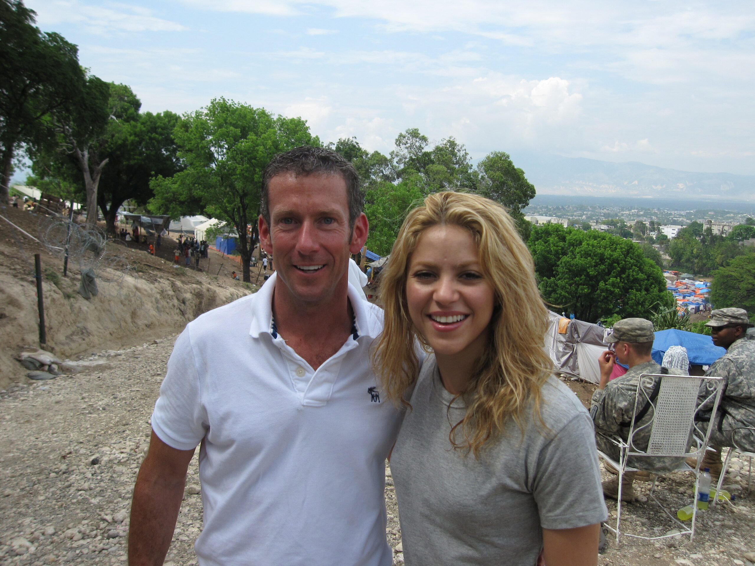 Scott Cathcart and Shakira at the J/P HRO Petionville refugee camp — Port-au-Prince, Haiti, 2010